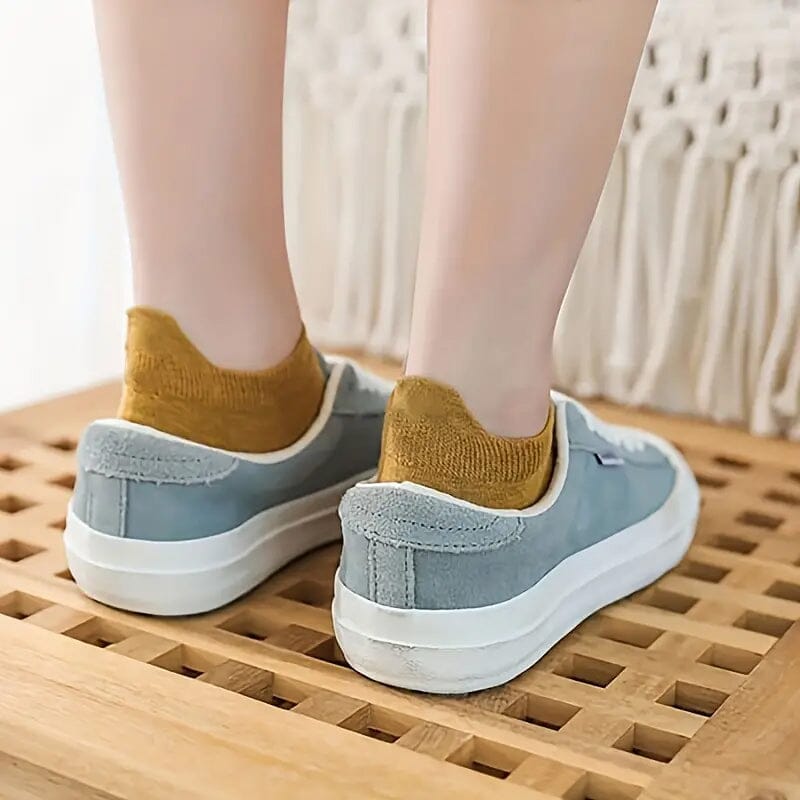 10-Pairs: Women's Cute Embroidered Soft & Lightweight Low Cut Ankle Socks